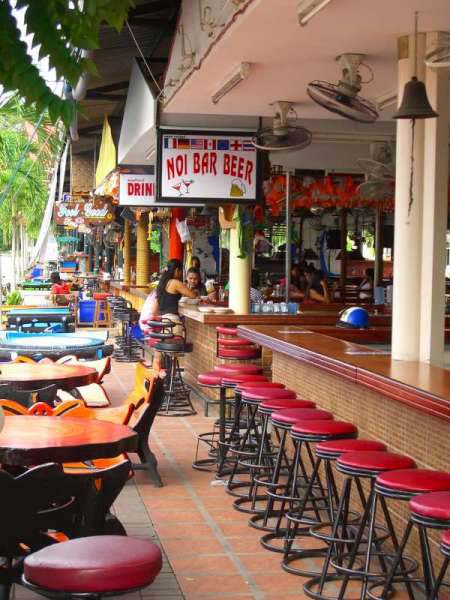 Beer bars in Drinkisng Street complex