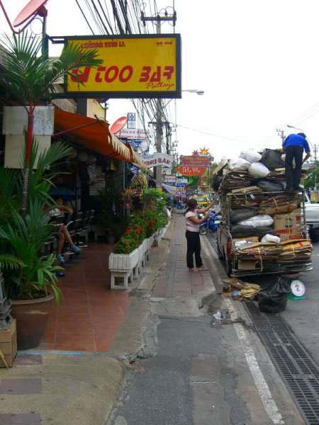 Second Road bars from near Soi 5