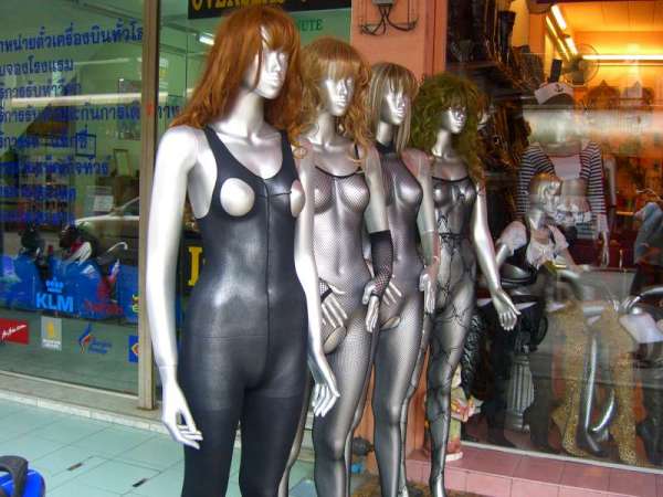Sexy ladies on Soi Buakhoa Pattaya