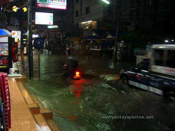 Pattaya flood on Soi Diana Inn